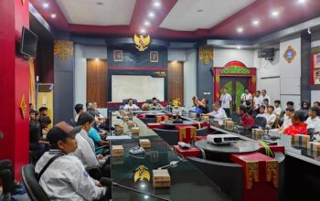 Bupati Lobar H. Lalu Ahmad Zaini (LAZ) Melepas Tim Perslobar U-13 dan U-15